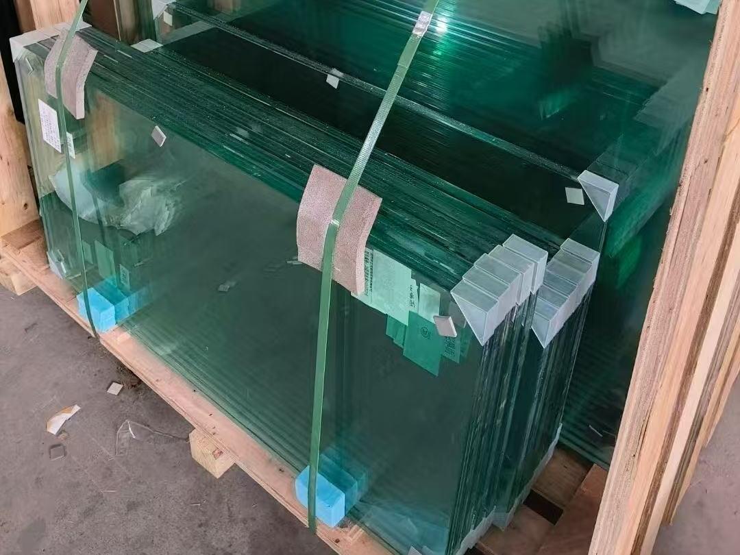 防彈玻璃的應(yīng)用解析：以及場(chǎng)景適配、厚度等級(jí)到成本價(jià)格